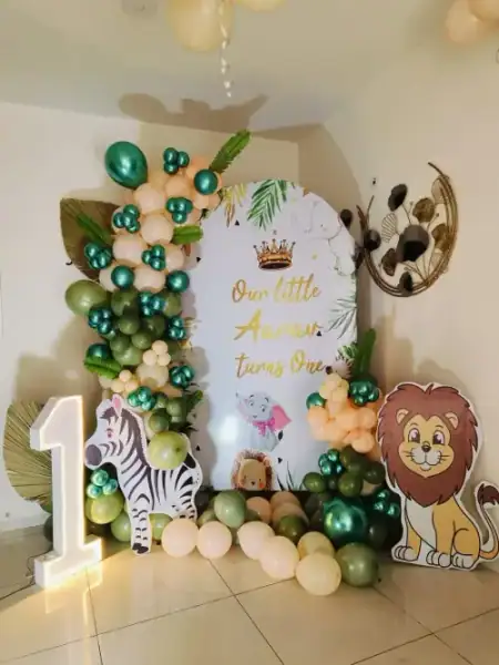 Black and gold luxury chrome balloon adult birthday theme, Gurugram