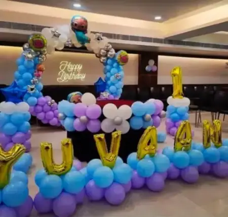 Luxury shimmer wall balloon backdrop for milestone 30th birthday, Gurugram