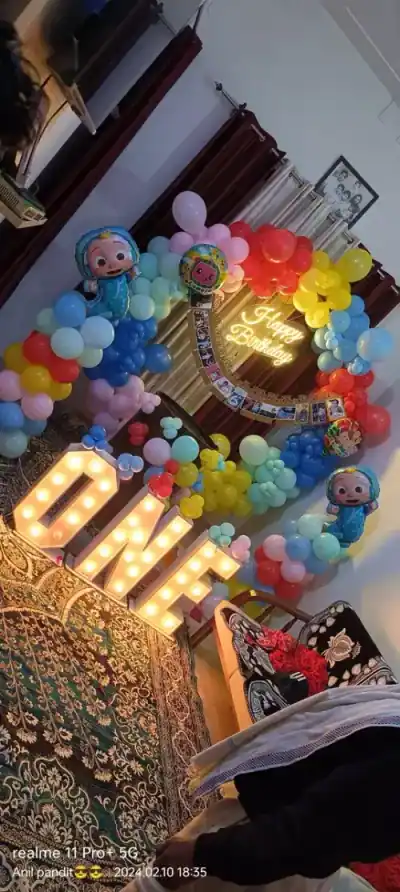 Baby first birthday theme balloon decoration setup, Gurugram