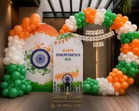Independence Day tricolour balloon decoration setup, Gurugram