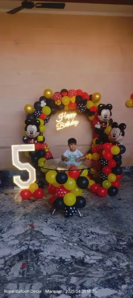 Peppa pig pastel theme balloon backdrop for toddler, Gurugram
