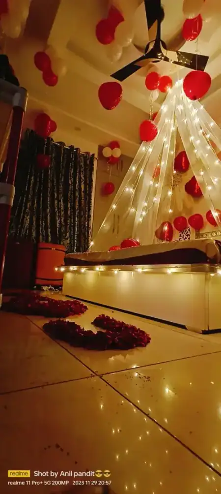 LED Neon Sign & Balloon Garland Luxury Room Decor