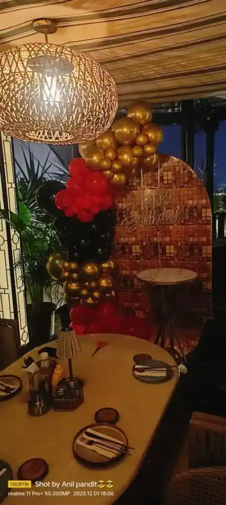Luxury Hotel Suite Romantic Canopy Setup