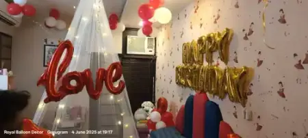 Romantic Bedroom Ceiling Balloon Decor
